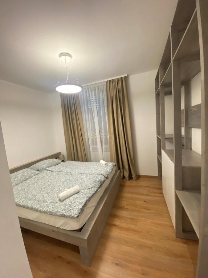 Nona Polda Apartment *
